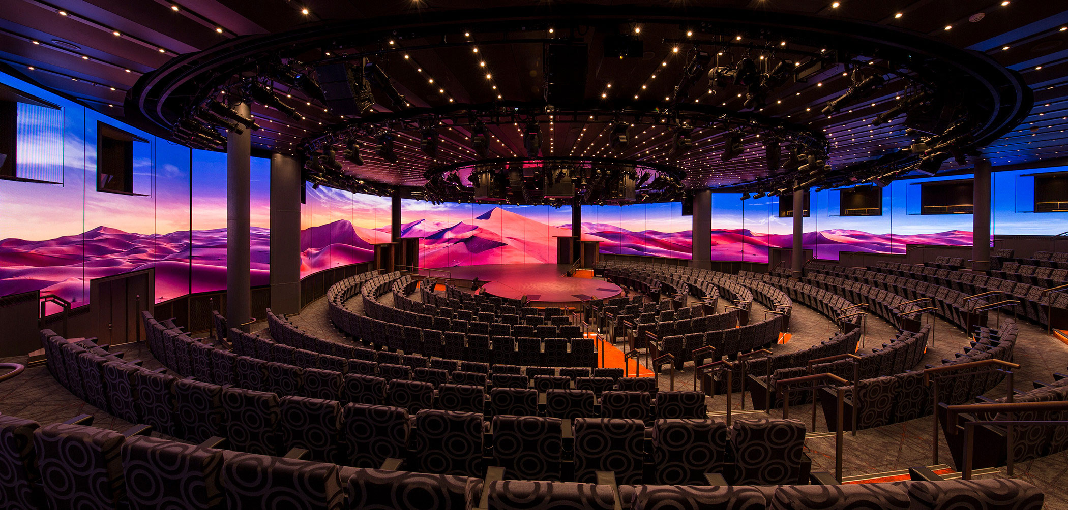 The theatre with 270 degrees surrounding LED screen