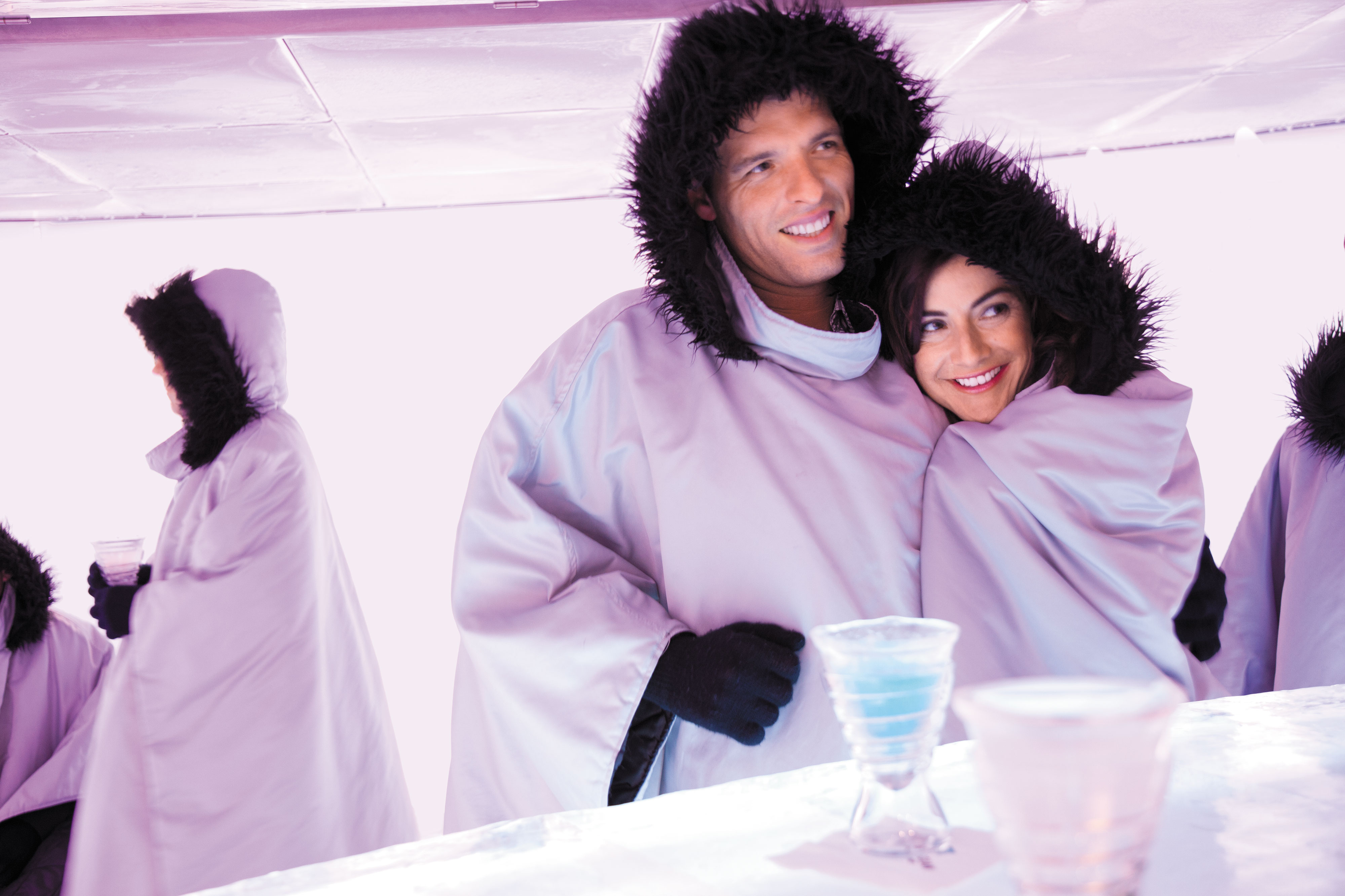 Enjoy ice-cold drinks served in glasses made of ice at Norwegian Epic’s Ice Bar