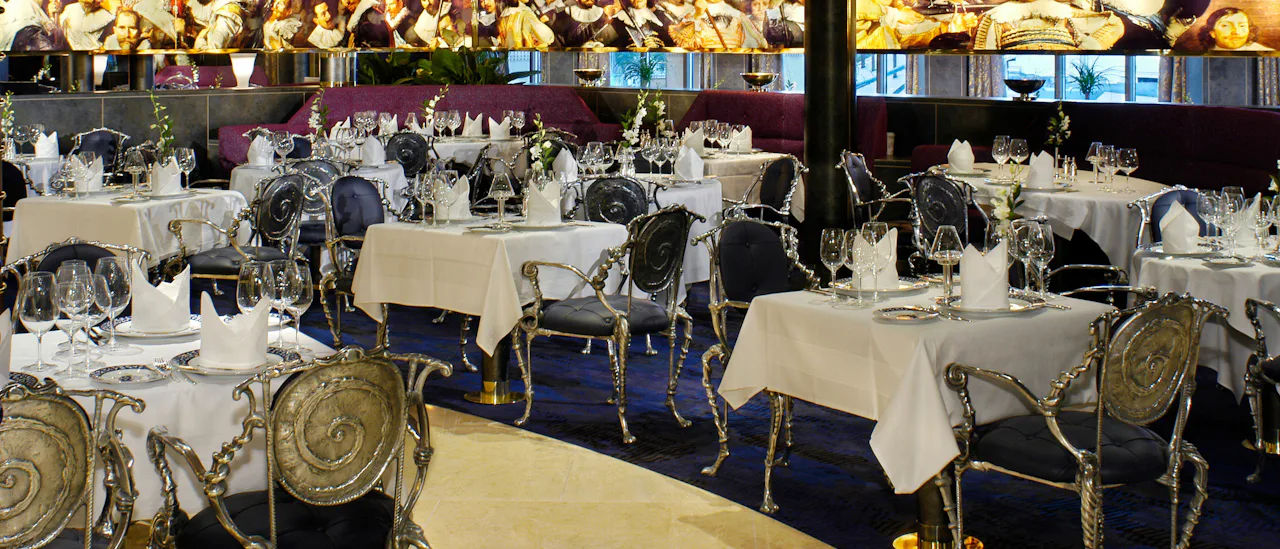Pinnacle Grill speciality restaurant