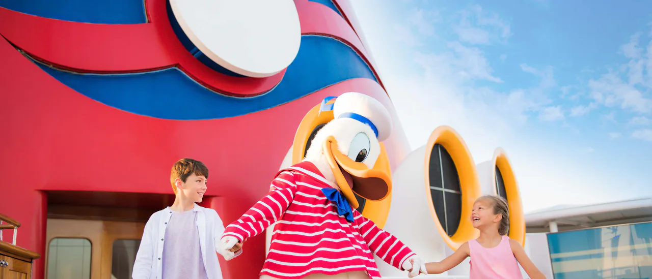 Take pictures with your Disney favourites!