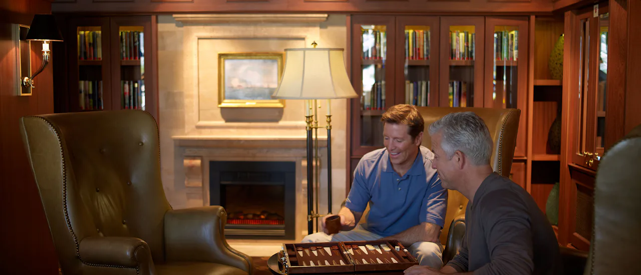 Enrich your mind in the tranquillity o the English-style Library with over 2,000 books