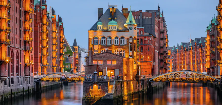 Hamburg-at night