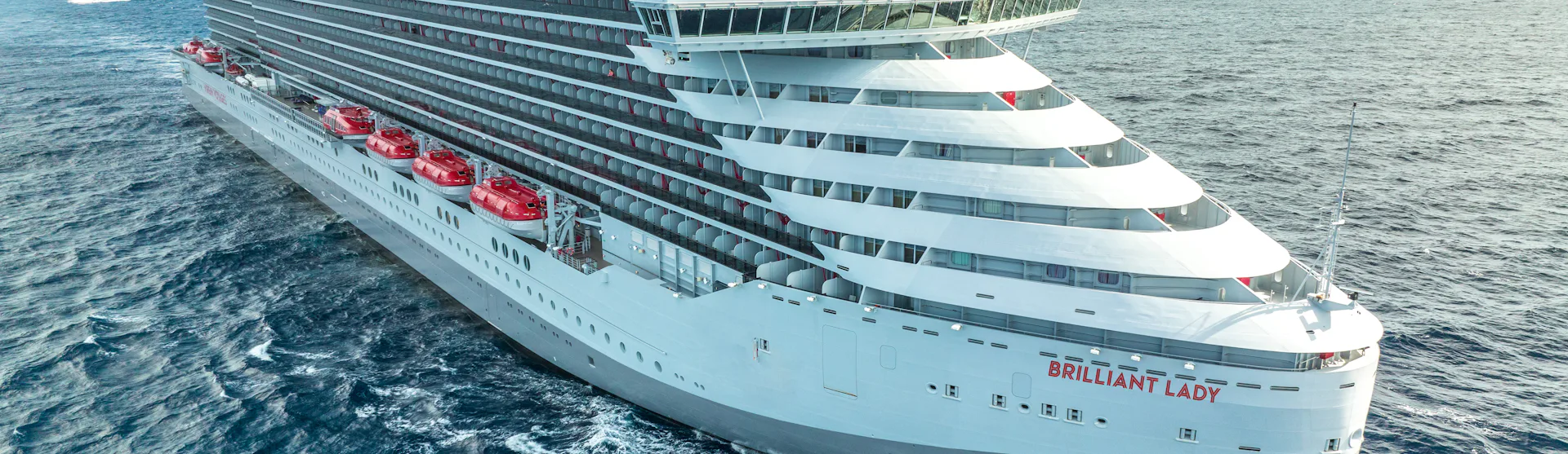Brilliant Lady at sea