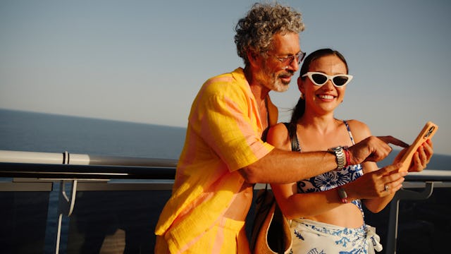 Guests at the Aquatic Club