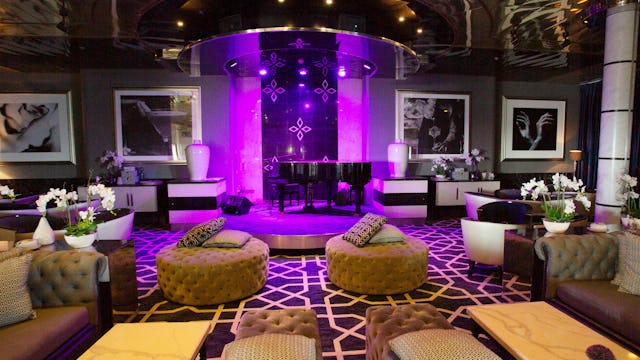 Raffles Bar - Ambience