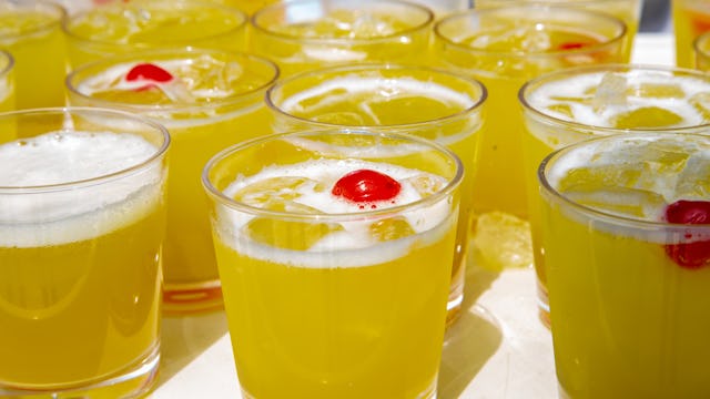 cocktails on ambassador ambience