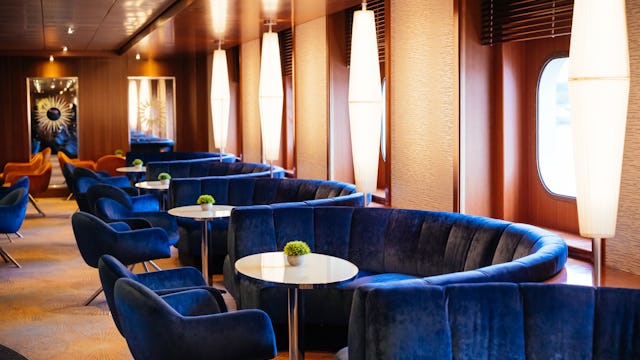 Clifton Lounge - Ambition