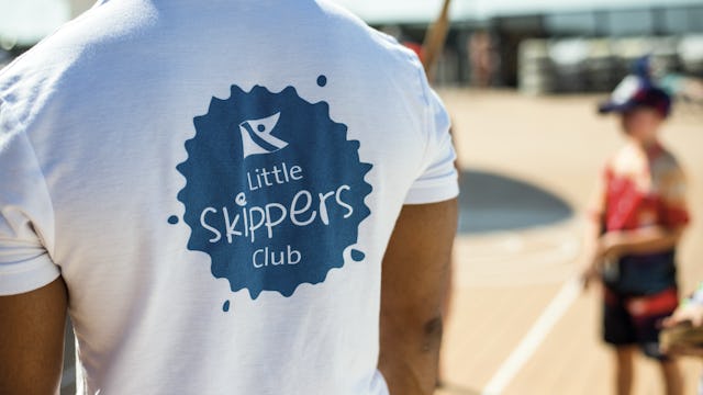 A Little Skippers Club assistant