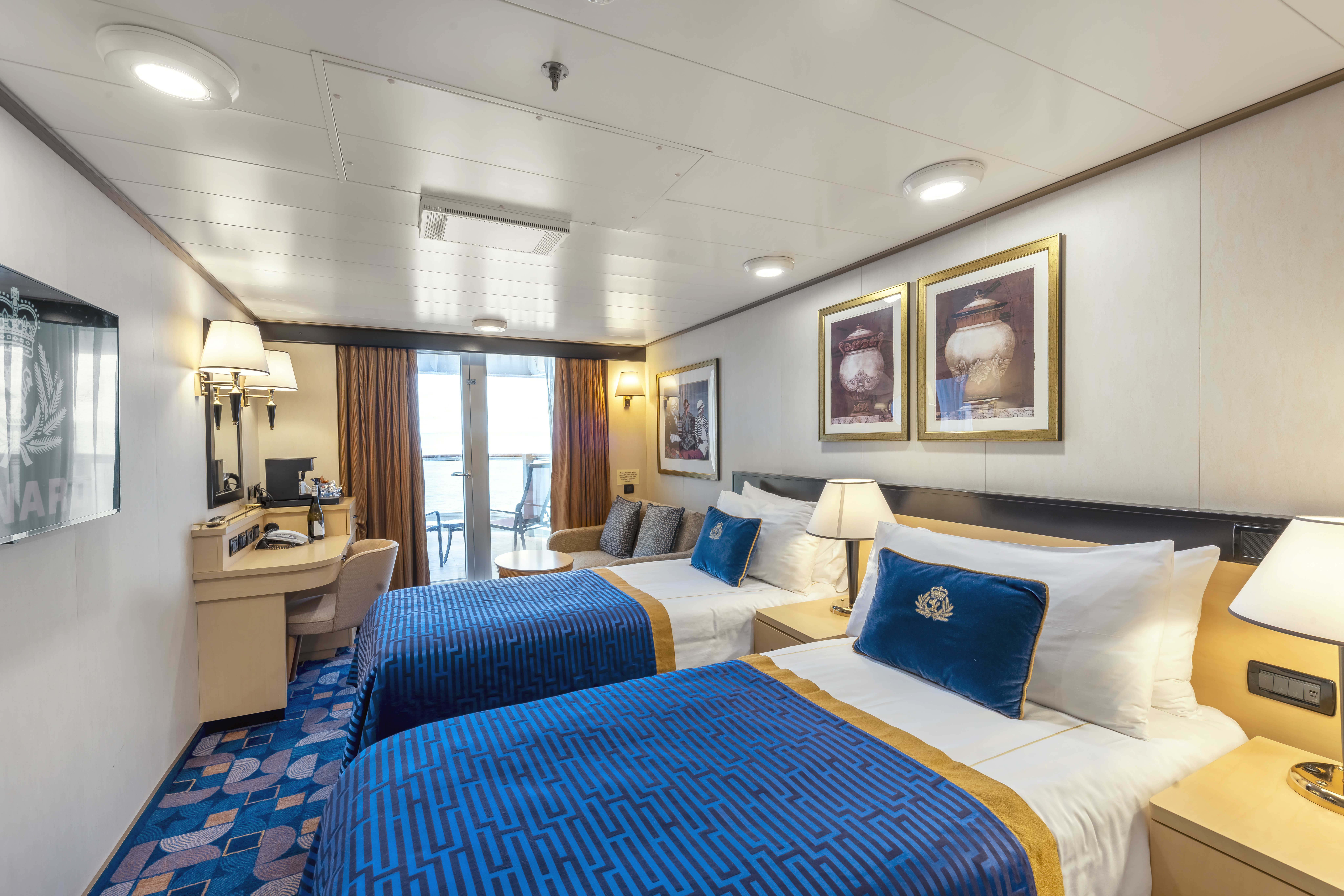 A club balcony cabin on Queen Elizabeth