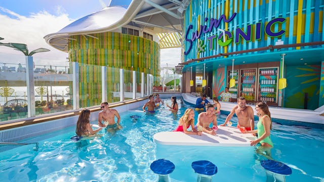 People at Swim & Tonic
