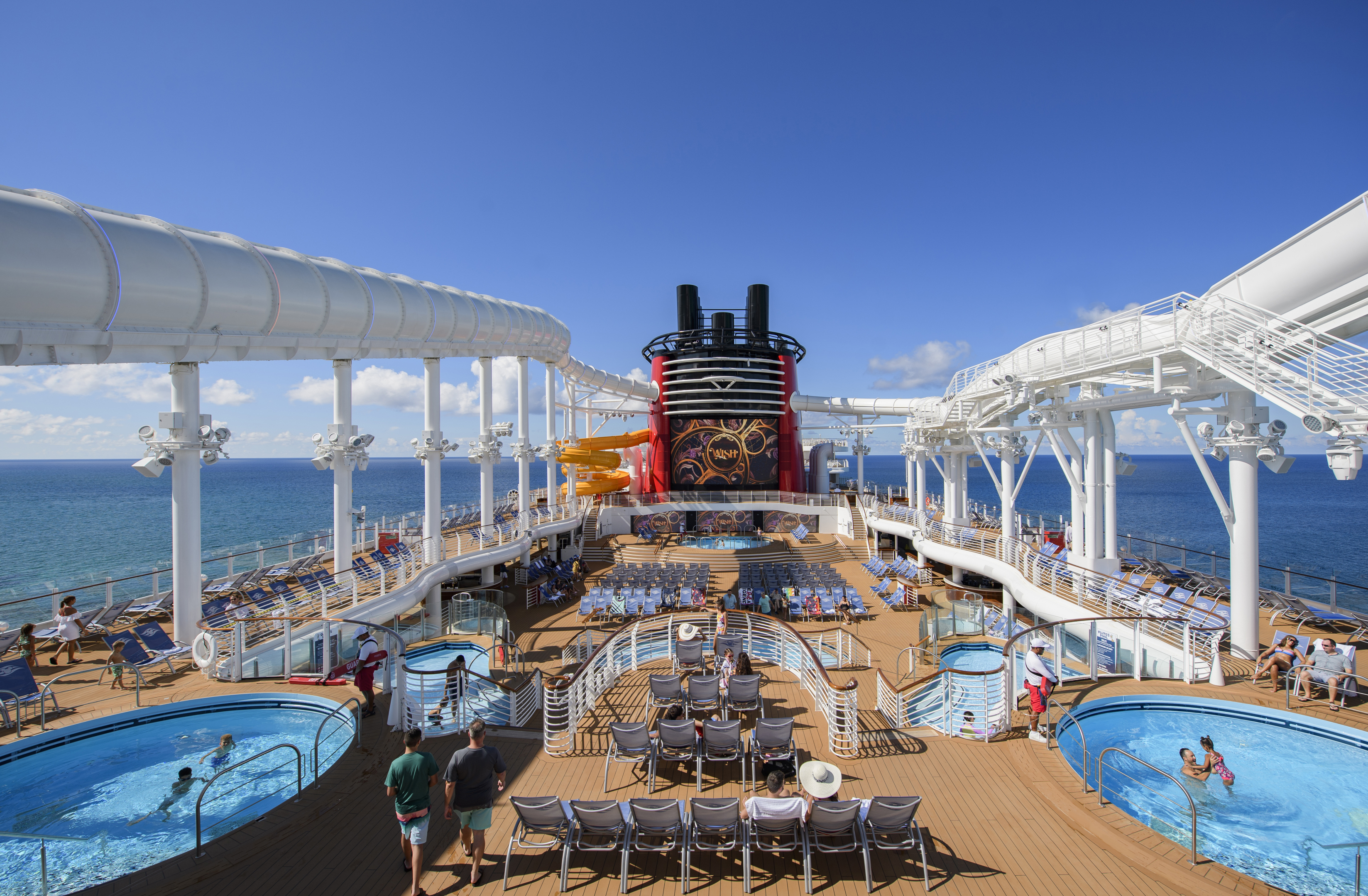 Pool Deck Disney Wish