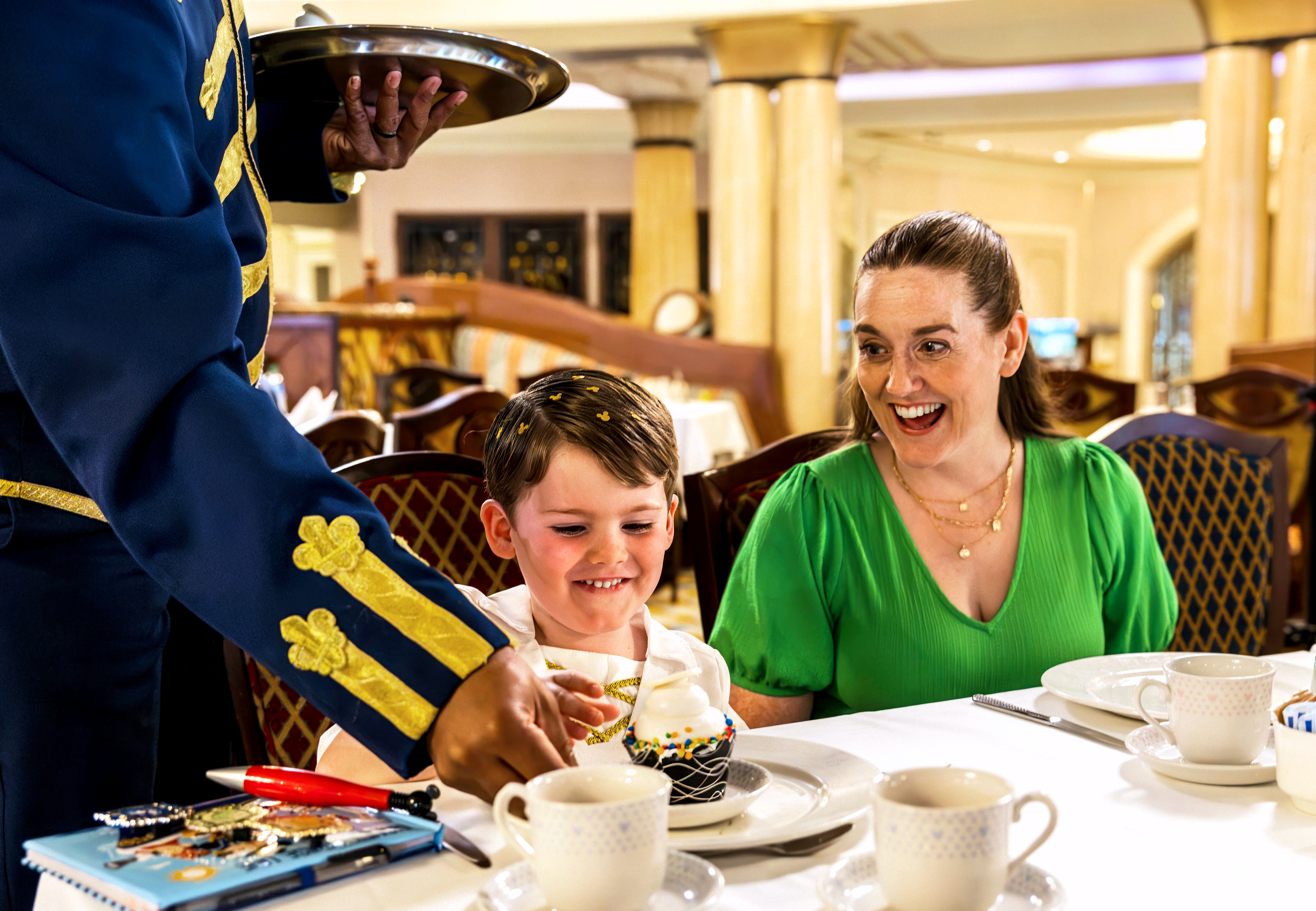 Royal Court restaurant Disney Fantasy