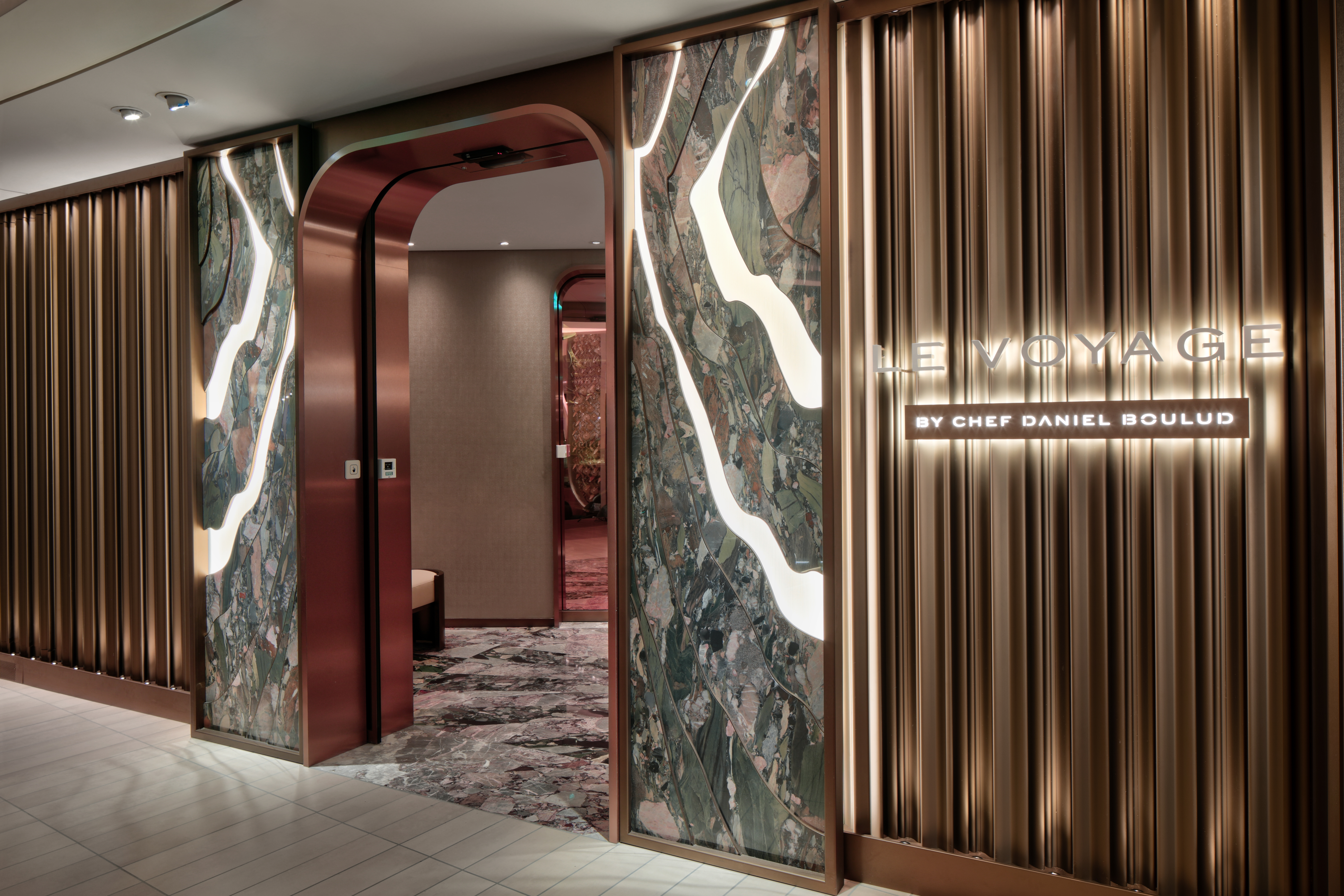 Le Voyage Restaurant, Celebrity Ascent