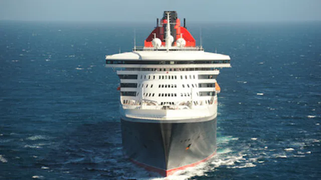 Queen Mary 2 at sea