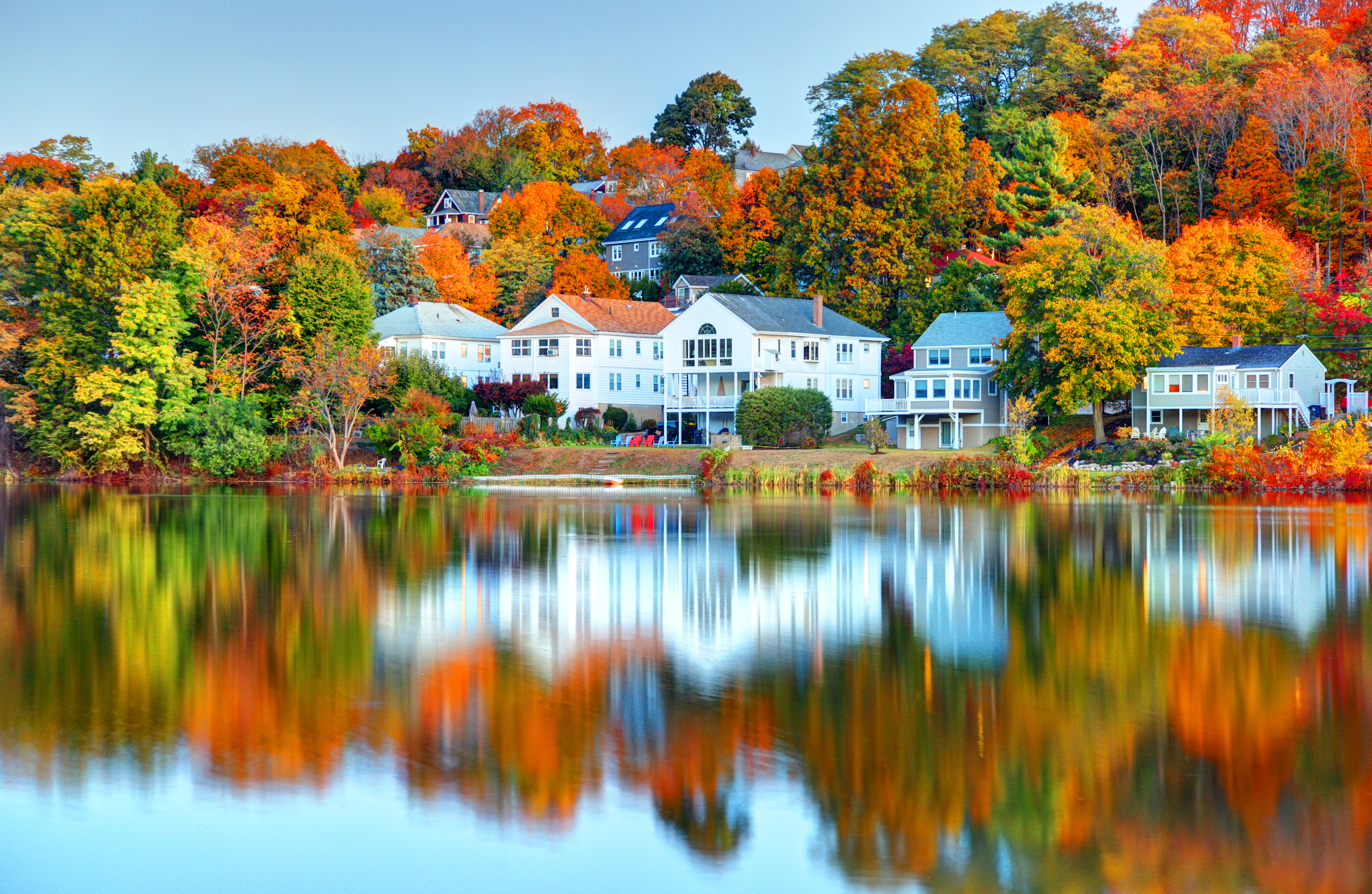 All Aboard The Maple Leaf Explorer! Epic Niagara Falls To The Big Apple With Canada In The Fall